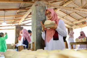 Pacu UMKM Naik Kelas, Ipuk Terkesan Produksi Degan Jelly