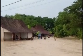 Tanggul Sungai Klampok Jebol, 4 Dusun di Bojonegoro Diterjang Banjir Bandang