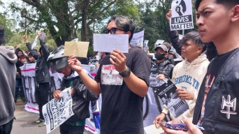 Aremania Kirim Surat ke Presiden RI Jokowi, Ini Keluhan Mereka