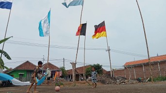 Belajar Kerukunan dari Kampung Gila Bola Pasuruan saat Piala Dunia 2022