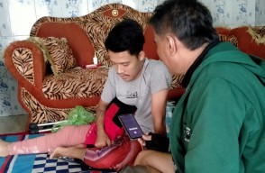 Pemuda Ini Tiba-tiba Dibacok Pria Misterius saat Tunggu Teman Depan SPBU