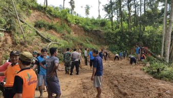 Waspada! Jalur Ponorogo-Trenggalek via Ngrayun Tertutup Longsor