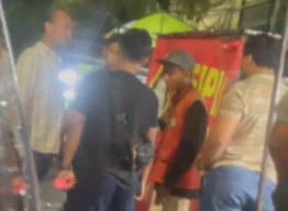 Gebrak Mobil dan Bikin Anak Kecil Ketakutan, Jukir di Surabaya Dijemput Polisi