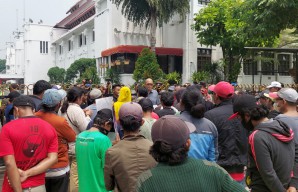 Wawali Armuji Didemo Beratribut PDIP, Ini Tanggapan Ketua Partai