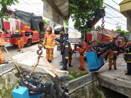 Motor Sales Obat di Surabaya Tercebur Sungai Gegara Tersenggol Palanggan Apotek