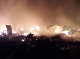 Pasar Kesamben Blitar Terbakar: 4 Jam Belum Padam, Ratusan Lapak Pedagang Hangus