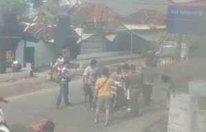 Blokade Jalan Raya di Sampang, Polisi Sergap Pengedar Narkoba