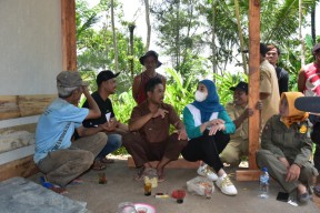 Novita Hardini Salurkan Bantuan Korban Terdampak Bencana Trenggalek