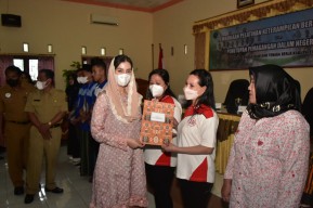 Buka Pelatihan Kerja Berbasis Kompetensi, Ini Harapan Novita