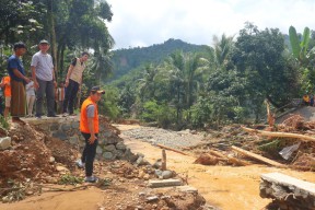 Sederet Langkah Mas Ipin Tangani Banjir dan Longsor di Trenggalek
