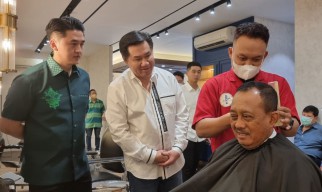 Mengintip Broadway Barbershop Kris Kencana di Surabaya