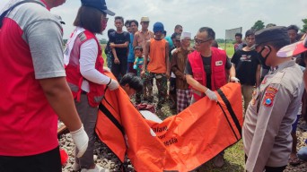 Motor Yamaha Vega Tertabrak Kereta Api Logawa, 1 Orang Dikabarkan Tewas
