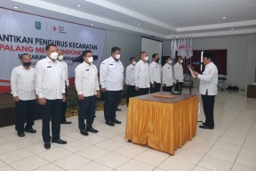 Bupati Trenggalek Mas Ipin Beri Pembekalan untuk Pengurus PMI Baru