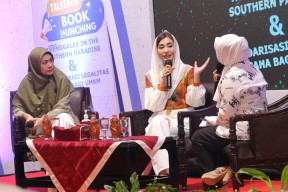 Mengulik Buku Trenggalek is The Southern Paradise Karya Novita Hardini