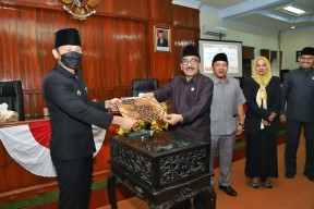 APBD Trenggalek 2023 Disetujui, Mas Ipin Fokus Pemulihan Bencana dan Ekonomi