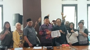 Takut Digusur, Puluhan Pedagang Wisata Pasar Cheng Ho Pasuruan Sambat ke Dewan