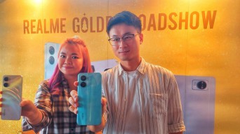 Realme Golden Carnival Let It Gold Sapa Warga Surabaya