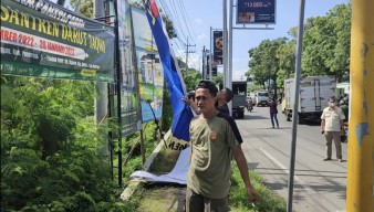 Puluhan Reklame Liar di Ponorogo Ditertibkan Satpol PP