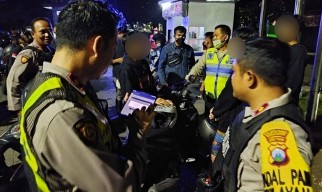 Sisir Titik Rawan di Surabaya, Polisi Amankan 12 Anak Pesta Miras