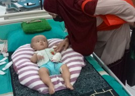 Tolong! Bayi di Brondong Lamongan ini Butuh Bantuan