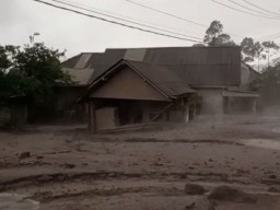 Dampak Erupsi Gunung Semeru, Dusun Kajarkuning Tertimbun Material Vulkanik