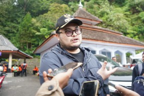 Mas Dhito Rencana Bangun Jalan Alternatif Menuju Air Terjun Dholo