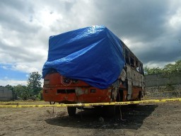 Bocah SD di Kota Blitar Bakar Bus Berlogo PDI Perjuangan