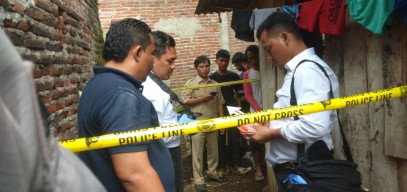 Mayat Bayi Perempuan Dalam Tas Kresek Gegerkan Warga Pasuruan