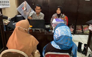 Tidak Terima Suaminya Nikah Lagi, Istri Tua Aniaya Istri Muda