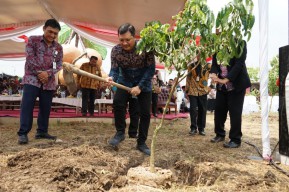 Untag Surabaya Resmikan Wisata Kampoeng Kelengkeng di Sidoarjo