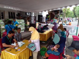 Stok Bahan Pokok Jelang Nataru Aman, Warga Jatim Tak Perlu Panik