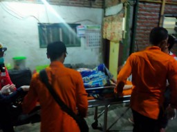Nenek yang Bakar Diri Bersama Suami di Surabaya Meninggal Dunia