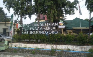 UMK Bojonegoro Naik Rp200 Ribu, Buruh Khawatir PHK