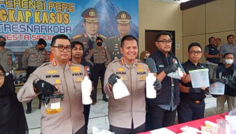 Driver Ojol Produsen Ekstasi: Belajar dari Internet, Produksi di Kos Surabaya