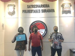 Polrestabes Surabaya Bongkar Sabu dalam Kemasan Teh