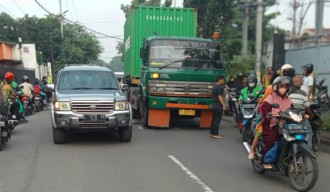 Ya Allah! Pelajar asal Surabaya Tertabrak Truk, Begini Kondisinya