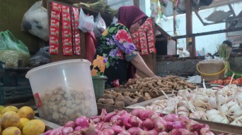 Jelang Nataru, Disperindag Lamongan Siaga Kontrol Lonjakan Harga Bahan Pokok