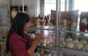 Wow! Perajin Fiberglass di Jombang Kebanjiran Cuan Jelang Natal 2022