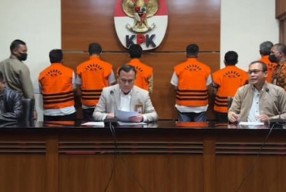 Bupati Bangkalan Latif Amin Imron Pasang Tarif Lelang Jabatan hingga Rp150 Juta