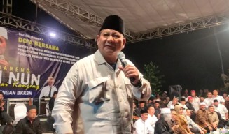 Menhan Prabowo Promosi Stunting Bersama Mbah Nun di Mojokerto