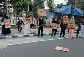 DLH Jombang Siapkan Ganti Rugi Penebangan Pohon Asem Berusia Ratusan Tahun