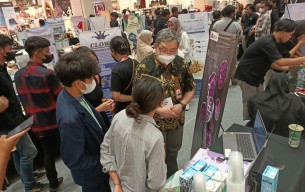 Rektor Universitas Ciputra Validasi Produk di Launching Day WMK 2022