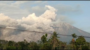 Cerita Amukan Dua Naga Gaib Penunggu Gunung Semeru
