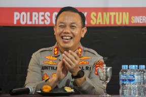 FOTO: Ekspresi Kapolres Gresik dalam Bingkai Jumat Curhat