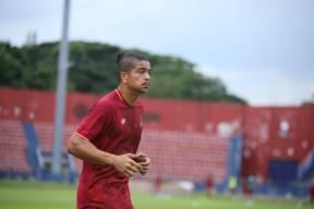 Mengintip Profil Bek Baru Persik Kediri Pengganti Arthur Felix