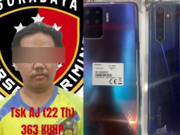 Galau Pakai Ponsel Jadul, Pemuda di Surabaya Panjat Pagar Kos Lalu Curi HP