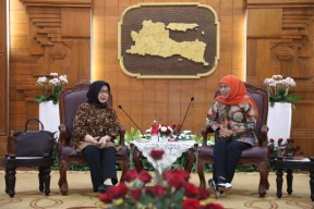 Pemprov Jatim dan Eyelink Grup Gelar Operasi Katarak di Bawean, Catat Tanggalnya
