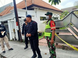 Larangan Melintas, Paket Bom Gegerkan Warga, Satu Keluarga Tewas