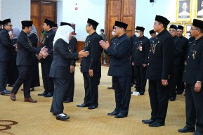 11 Pejabat Eselon II dan Kepala BRIDA Jatim Dilantik, Ini Daftarnya
