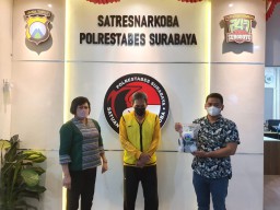 Bandar Narkoba Digiring ke Penjara saat Azan Berkumandang